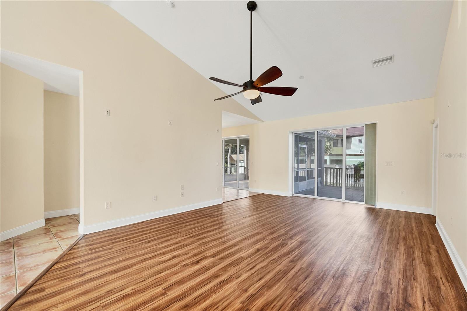 Image 4 of 32 For 1795 Walden Court