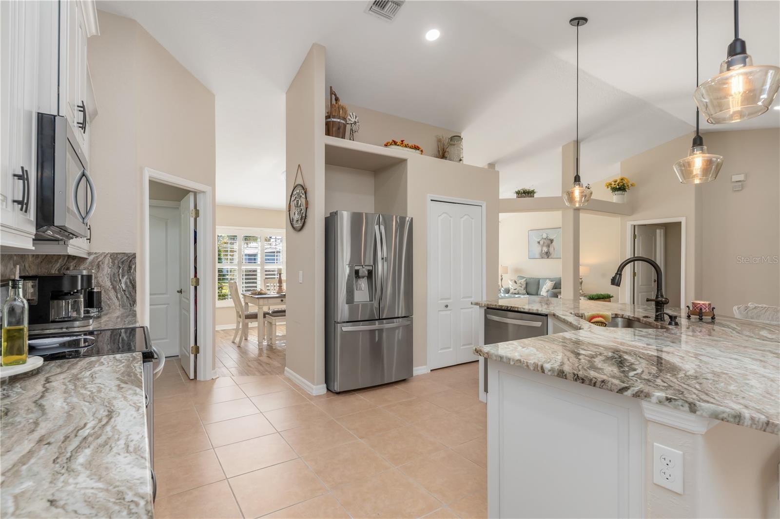 Image 14 of 53 For 8251 Arlewood Circle