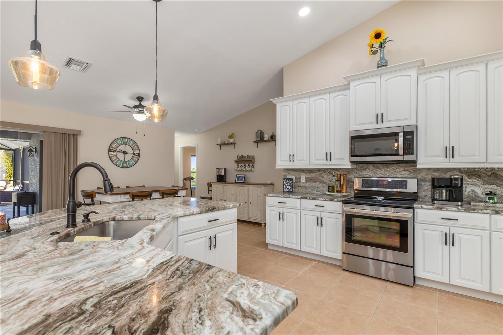 Image 16 of 53 For 8251 Arlewood Circle