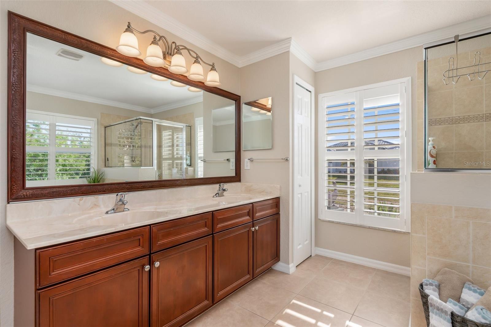 Image 25 of 53 For 8251 Arlewood Circle