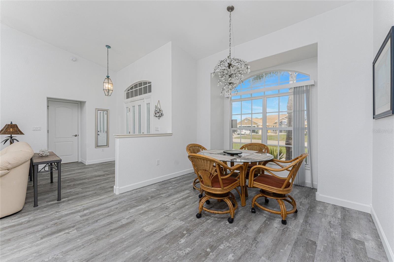 Image 12 of 50 For 431 Rotonda Circle