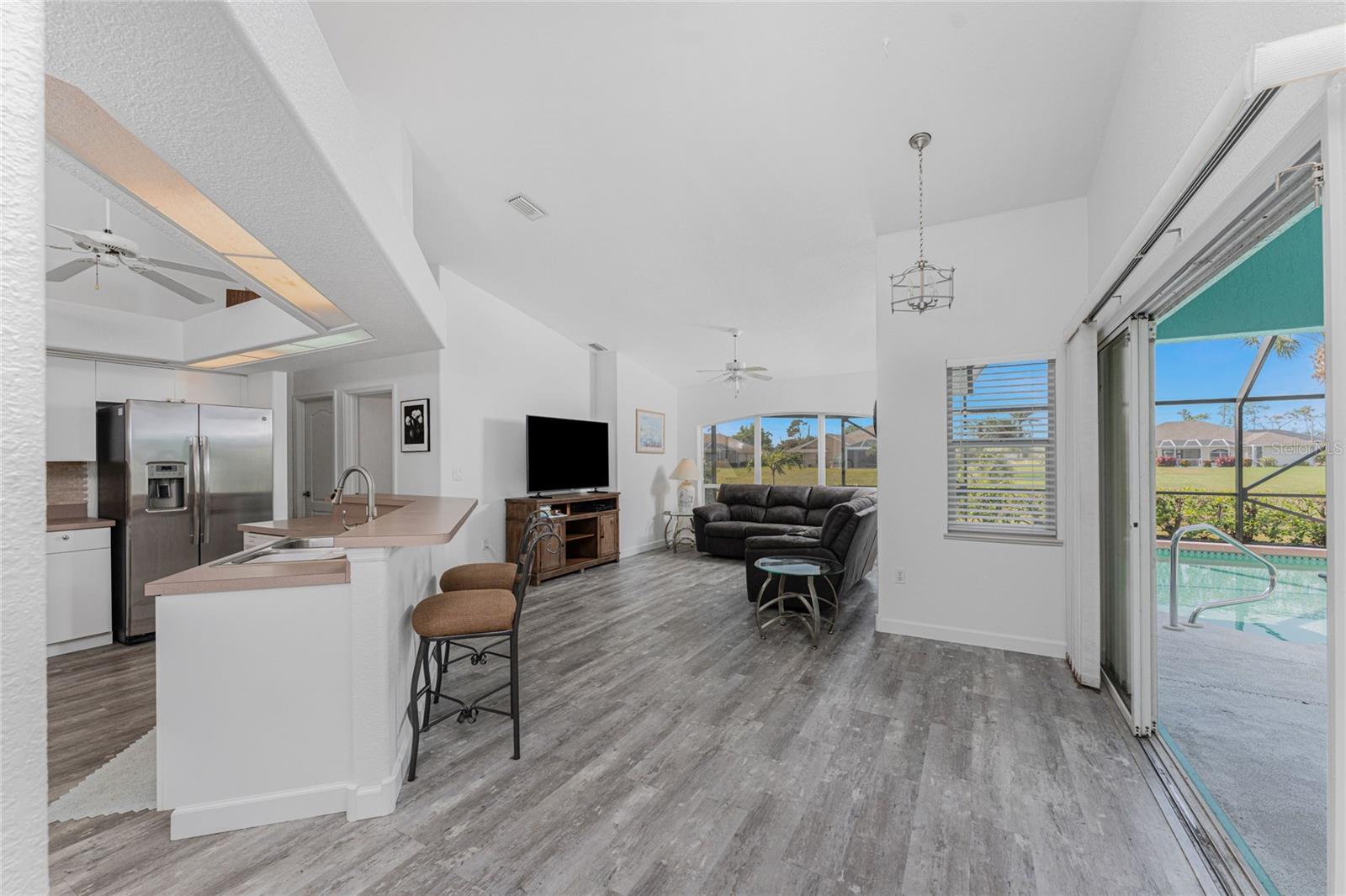 Image 13 of 50 For 431 Rotonda Circle