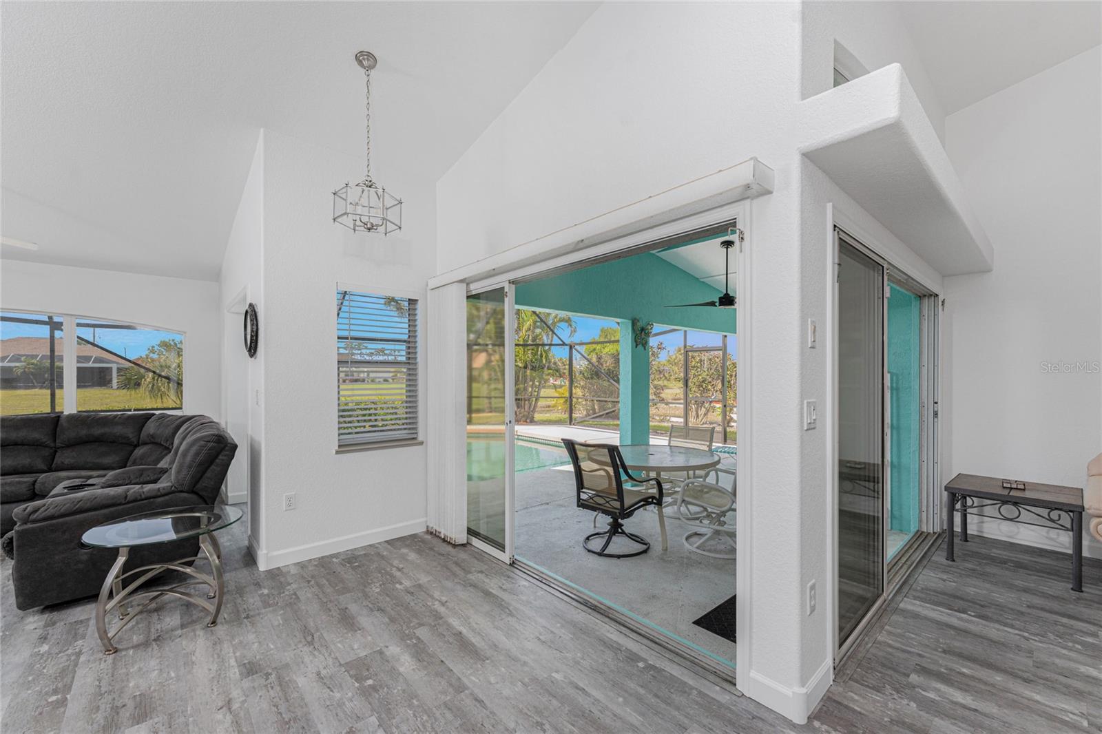 Image 14 of 50 For 431 Rotonda Circle