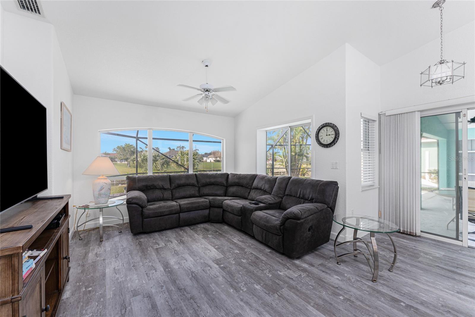 Image 15 of 50 For 431 Rotonda Circle