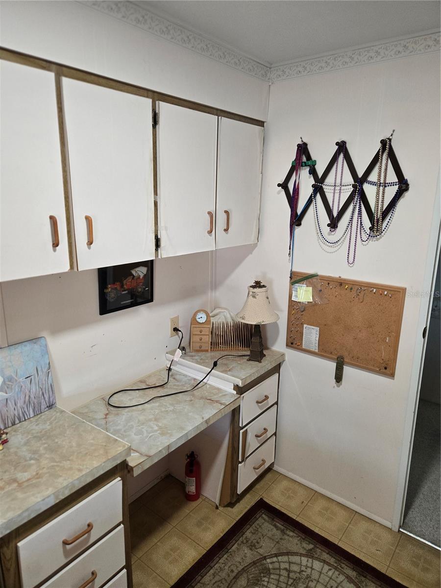 Image 6 of 23 For 6162 Redwing Avenue