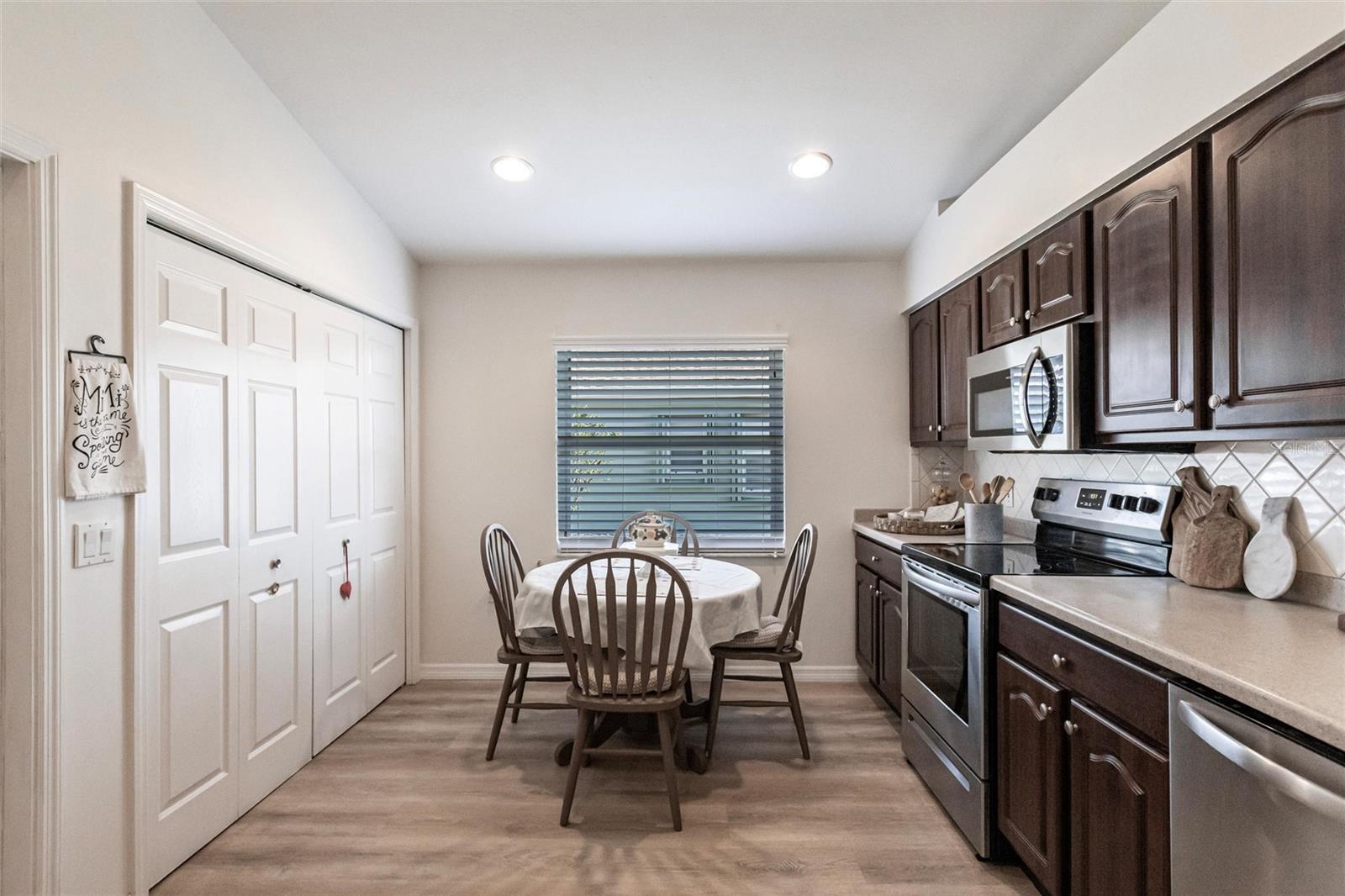 Image 15 of 62 For 24135 Buckingham Way