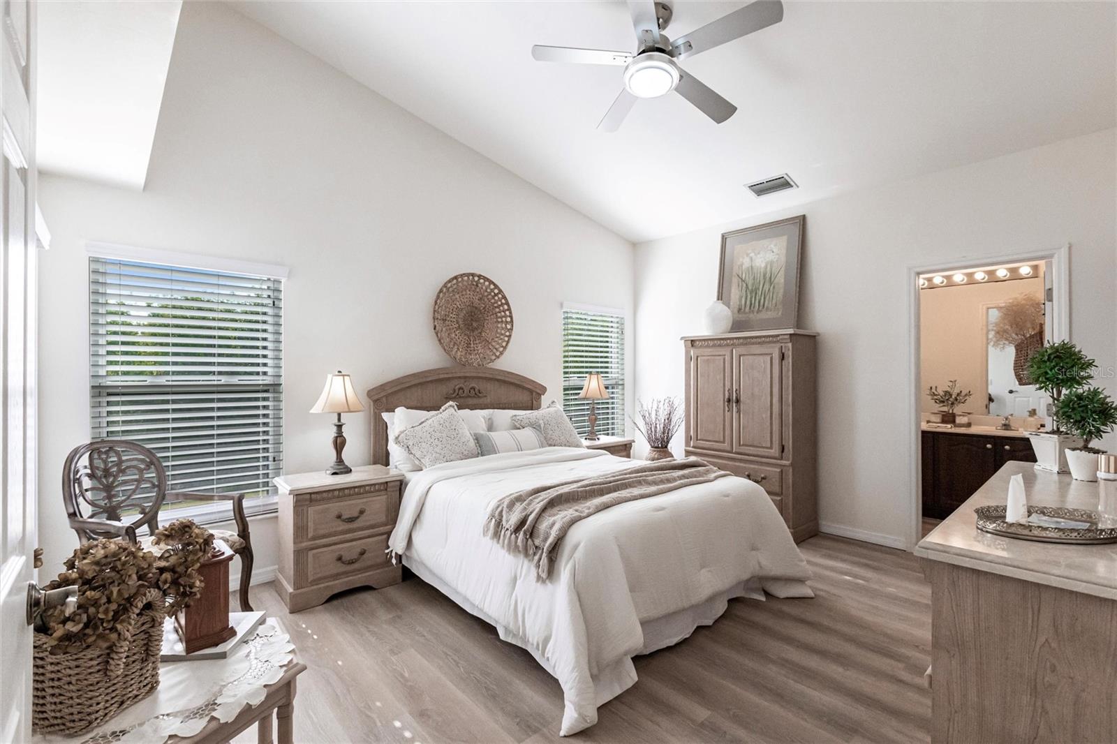 Image 20 of 62 For 24135 Buckingham Way