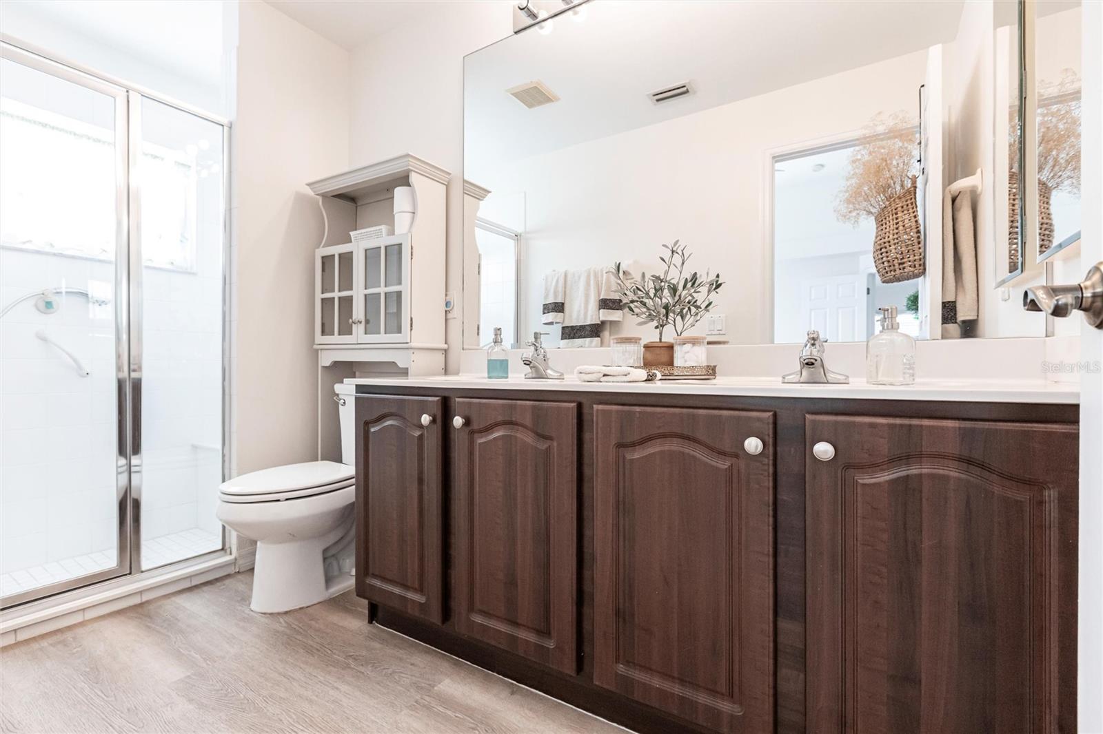 Image 23 of 62 For 24135 Buckingham Way