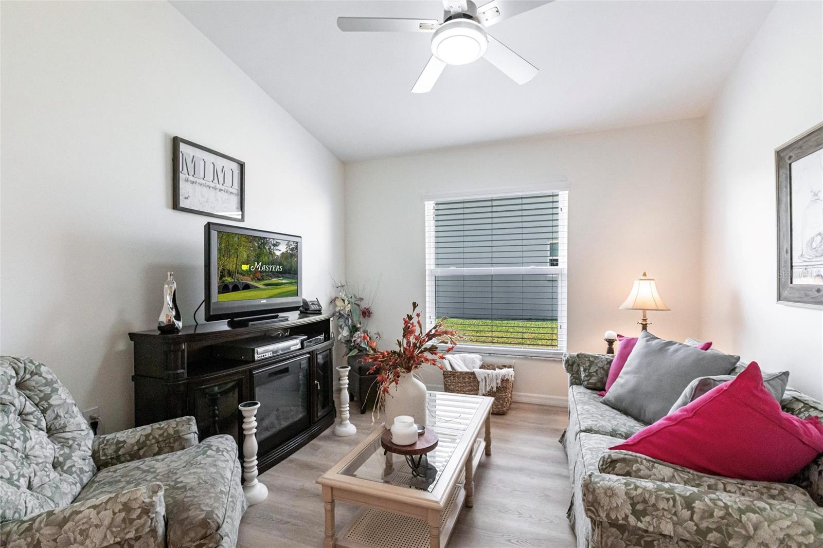 Image 28 of 62 For 24135 Buckingham Way