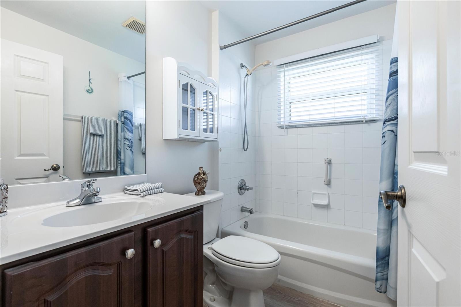 Image 32 of 62 For 24135 Buckingham Way