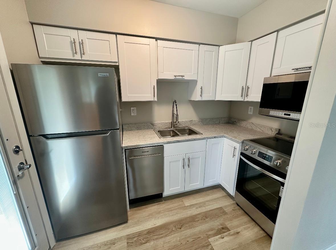 Image 3 of 7 For 240 Collier Boulevard D2