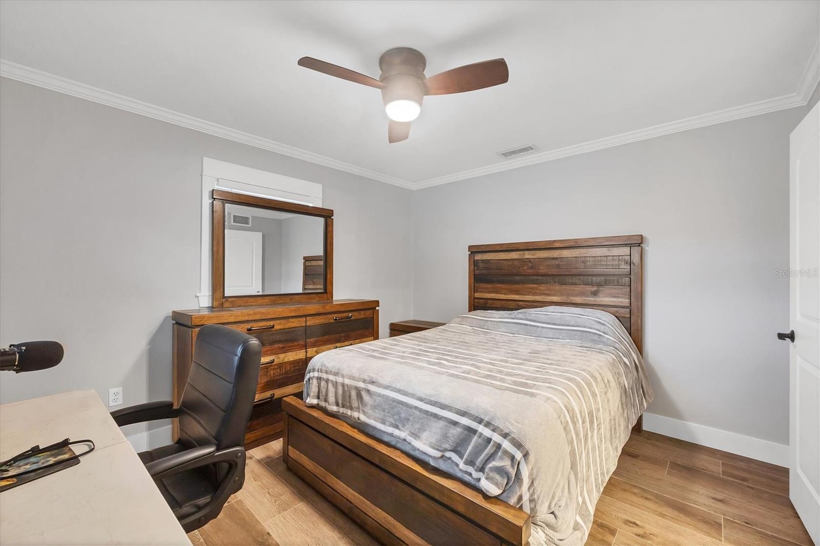 Image 18 of 42 For 11101 Sandrift Avenue