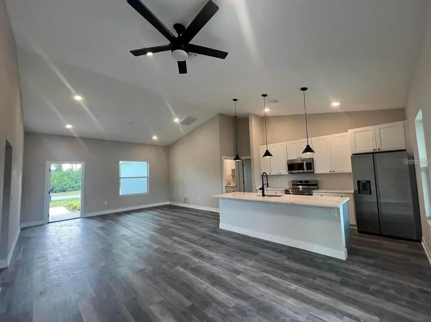 Image 2 of 12 For 302 Albatross Road