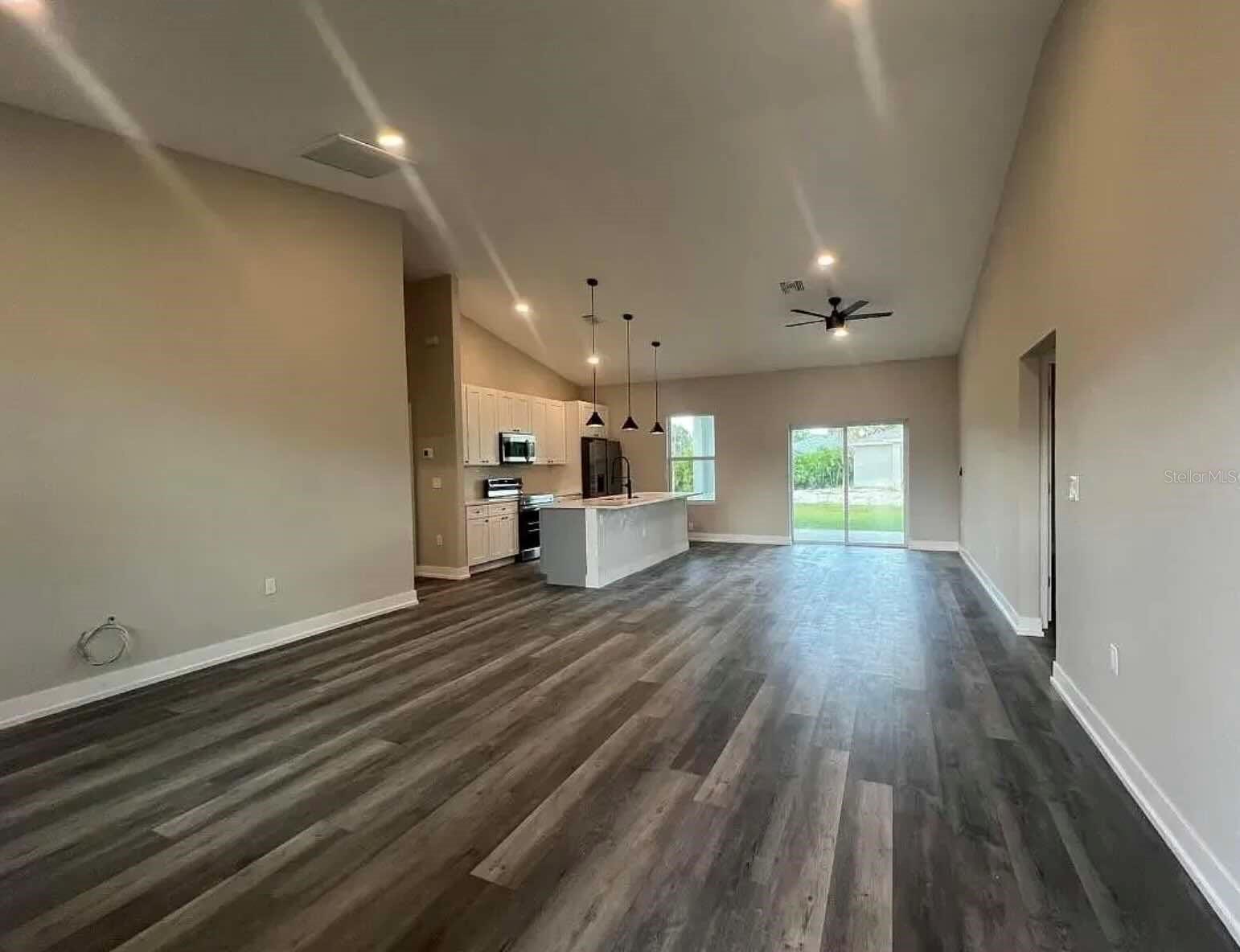 Image 4 of 12 For 302 Albatross Road