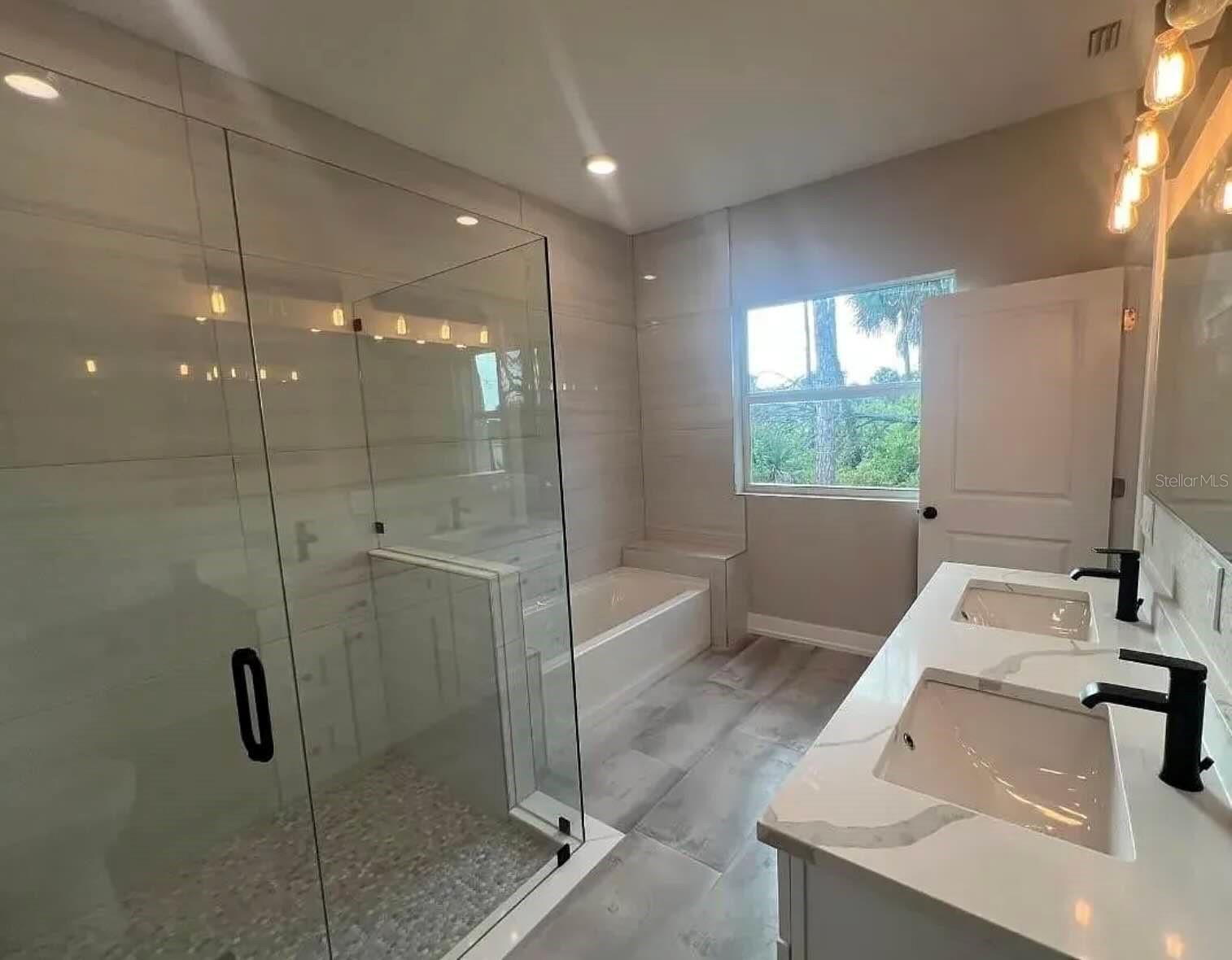 Image 6 of 12 For 302 Albatross Road