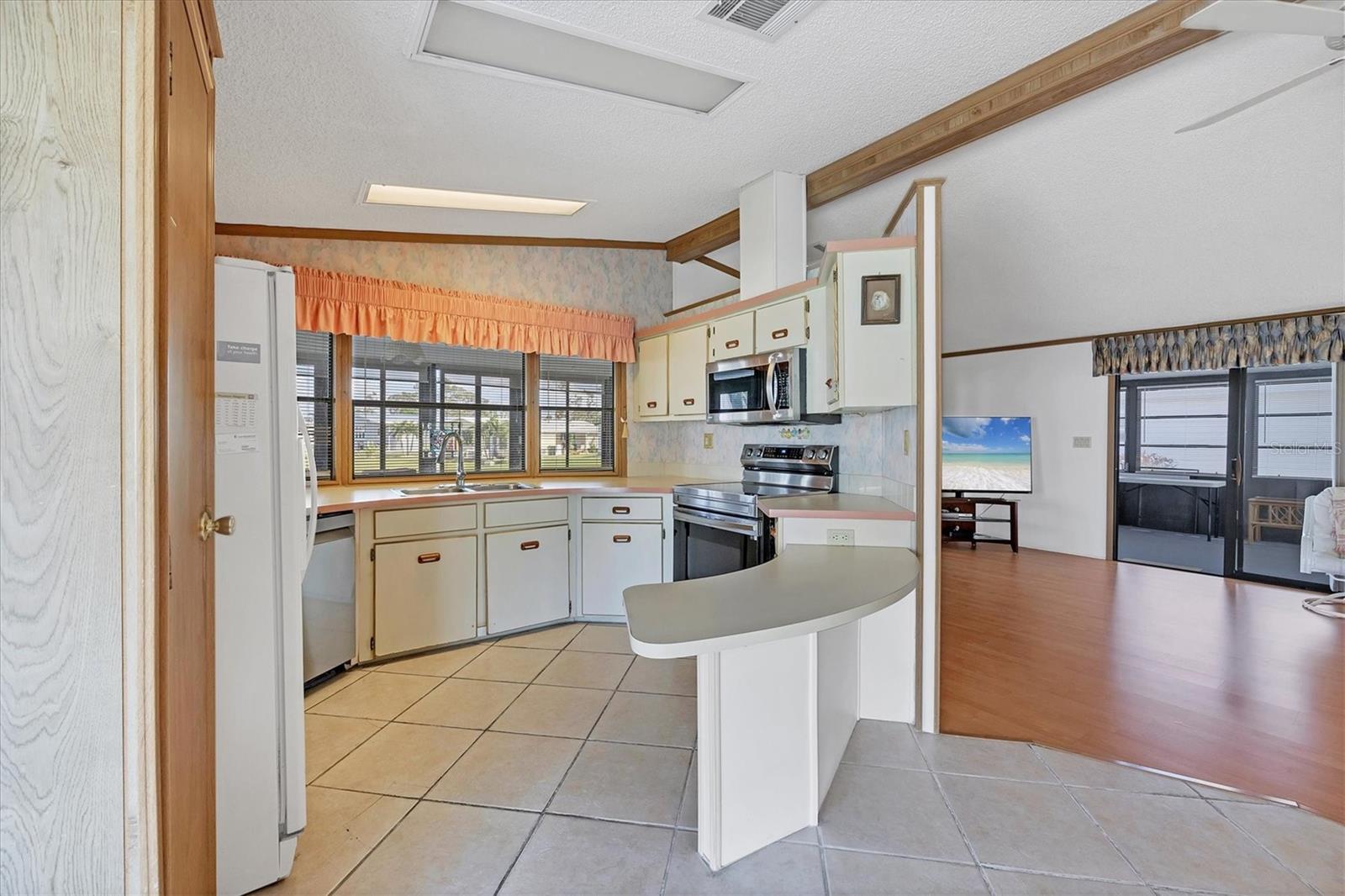 Image 13 of 49 For 809 Tangerine Woods Boulevard 215