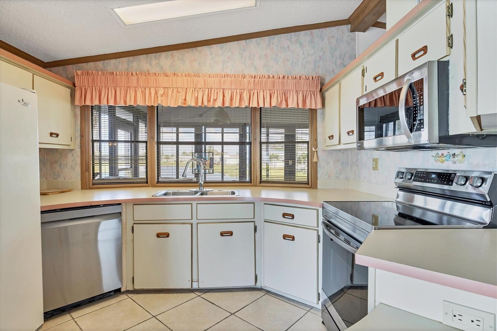 Image 15 of 49 For 809 Tangerine Woods Boulevard 215