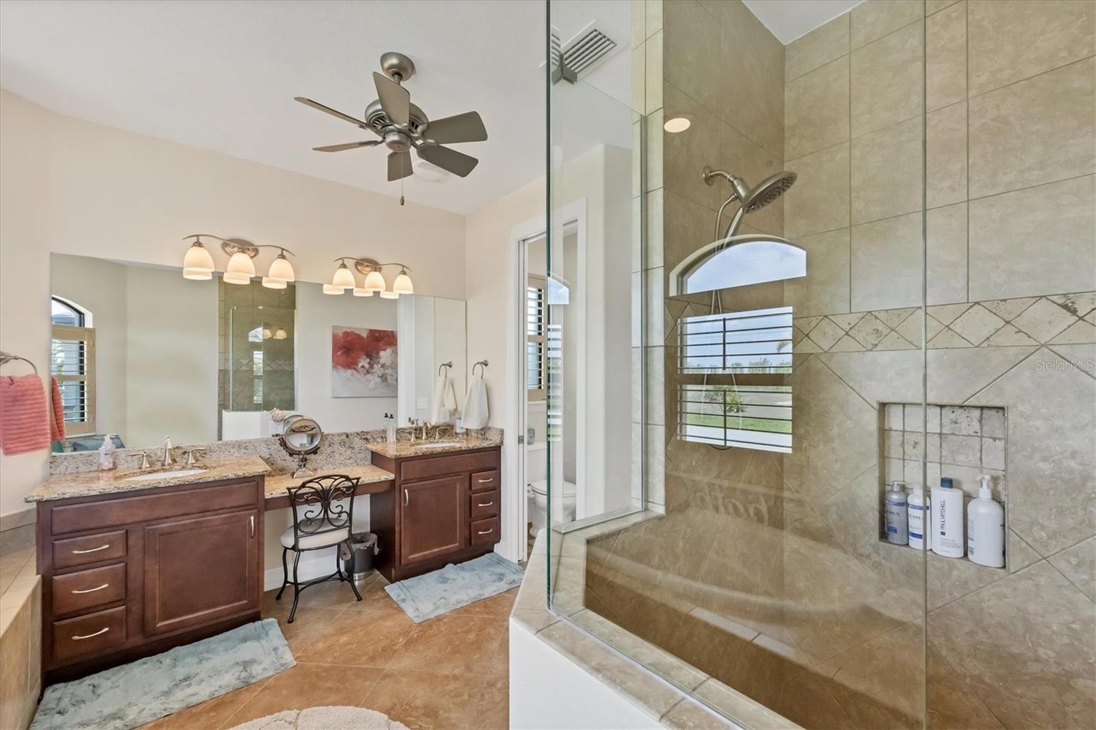 Image 14 of 33 For 14527 Maysville Circle