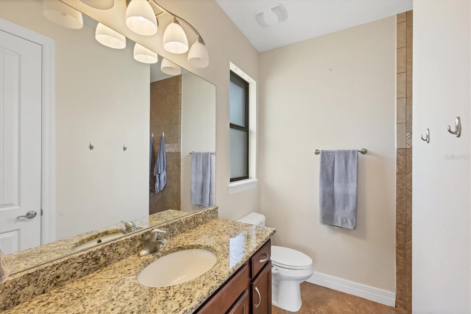 Image 16 of 33 For 14527 Maysville Circle