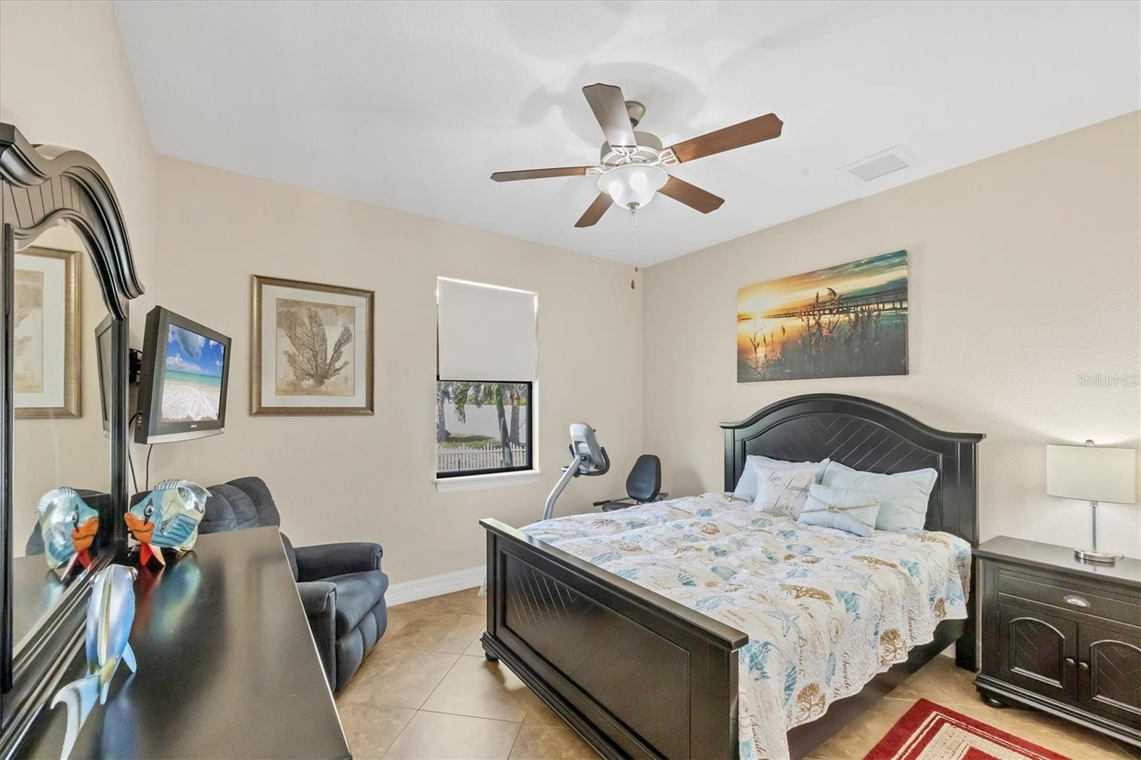 Image 17 of 33 For 14527 Maysville Circle