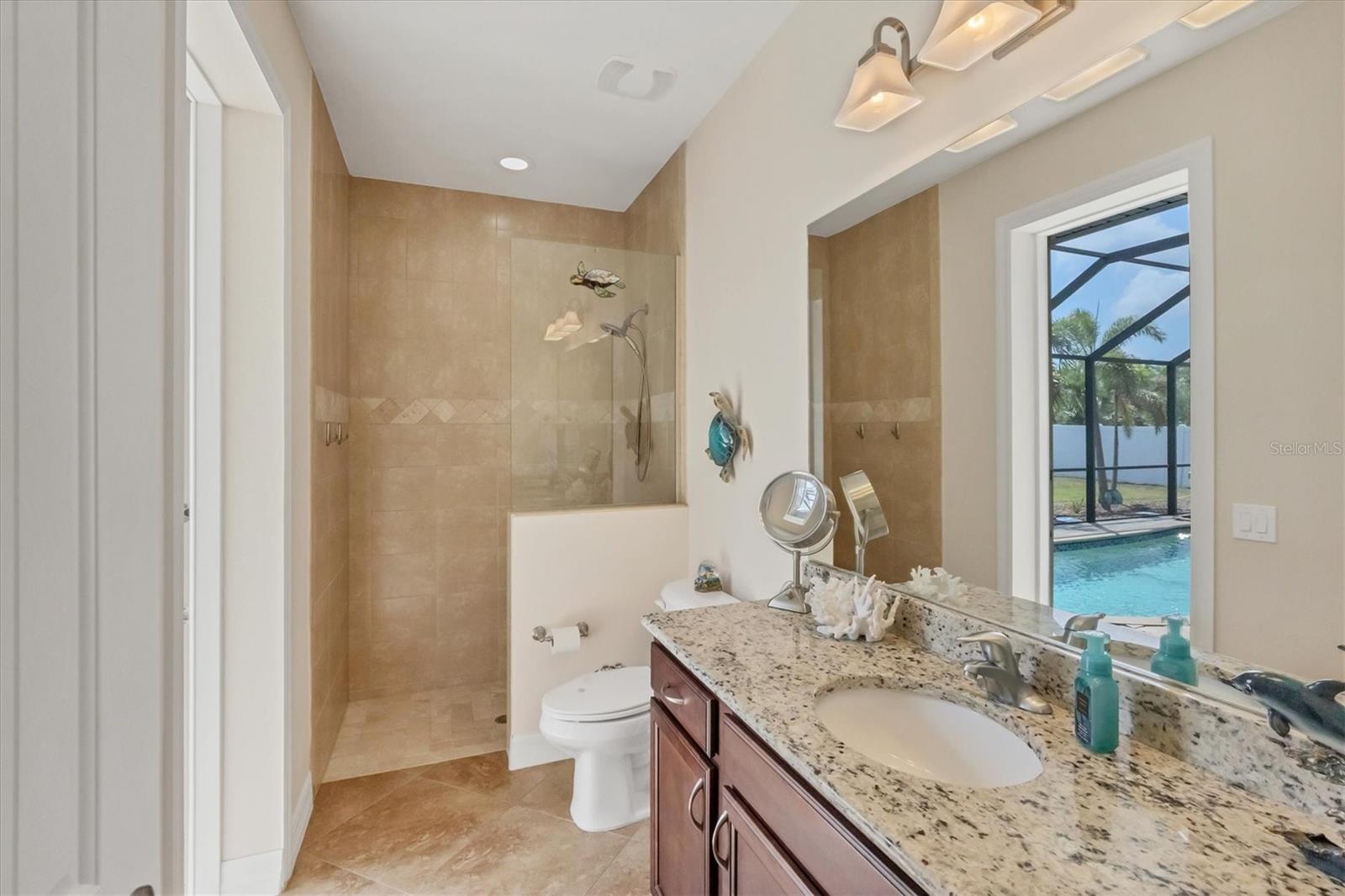 Image 18 of 33 For 14527 Maysville Circle