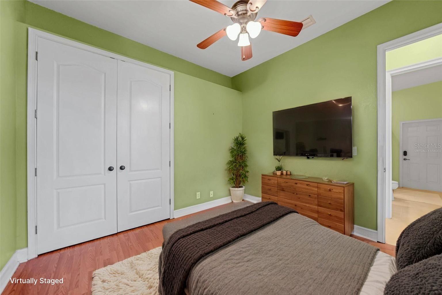 Image 33 of 52 For 15538 Applewhite Circle