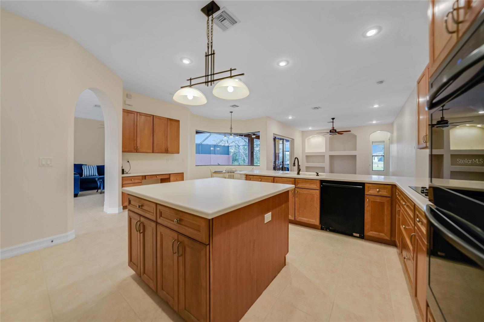 Image 8 of 52 For 15538 Applewhite Circle