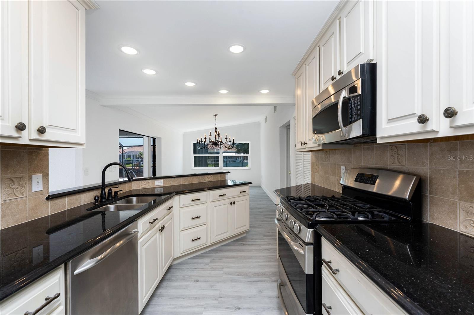 Image 11 of 33 For 5232 Conner Terrace