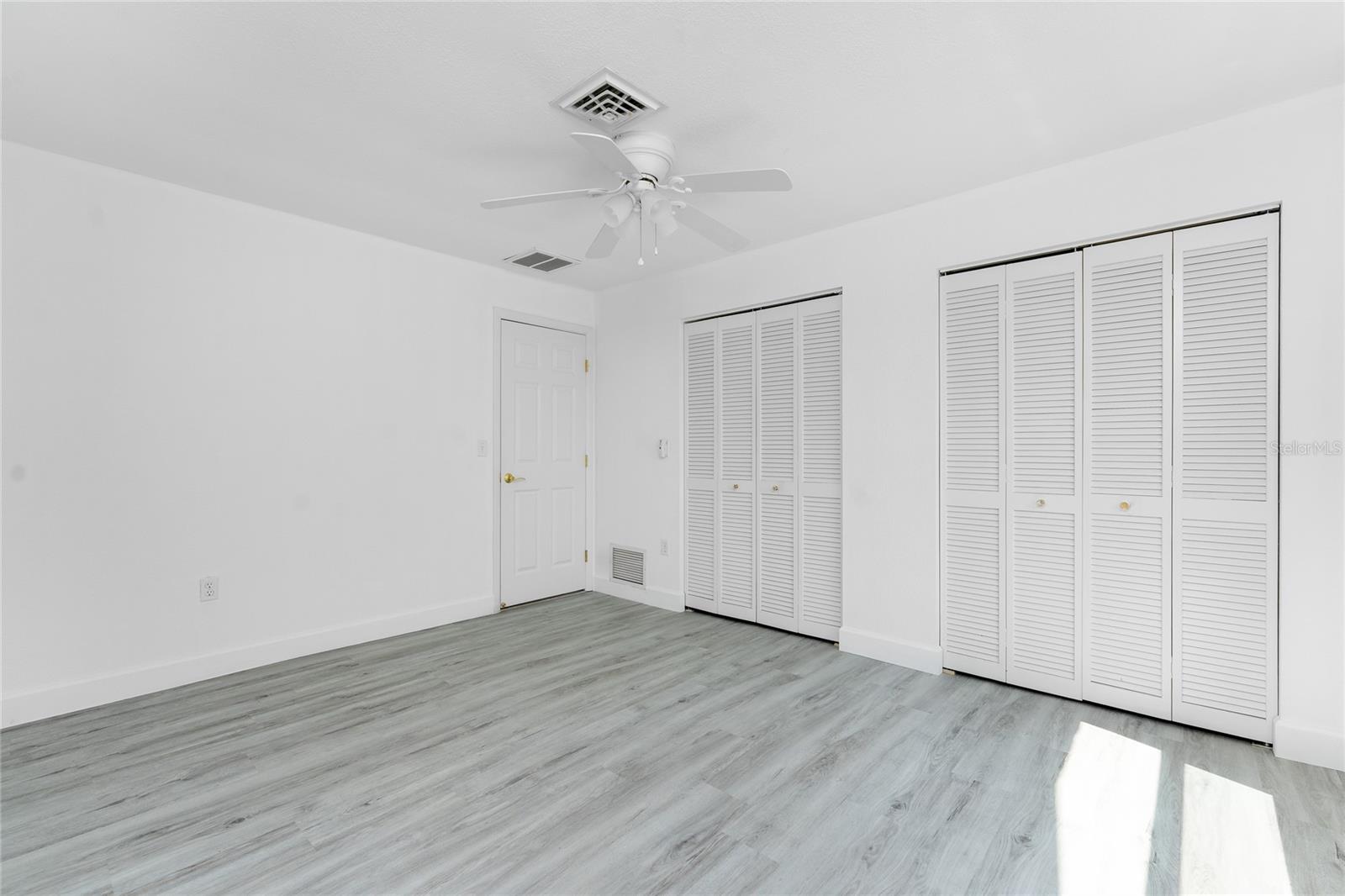 Image 17 of 33 For 5232 Conner Terrace