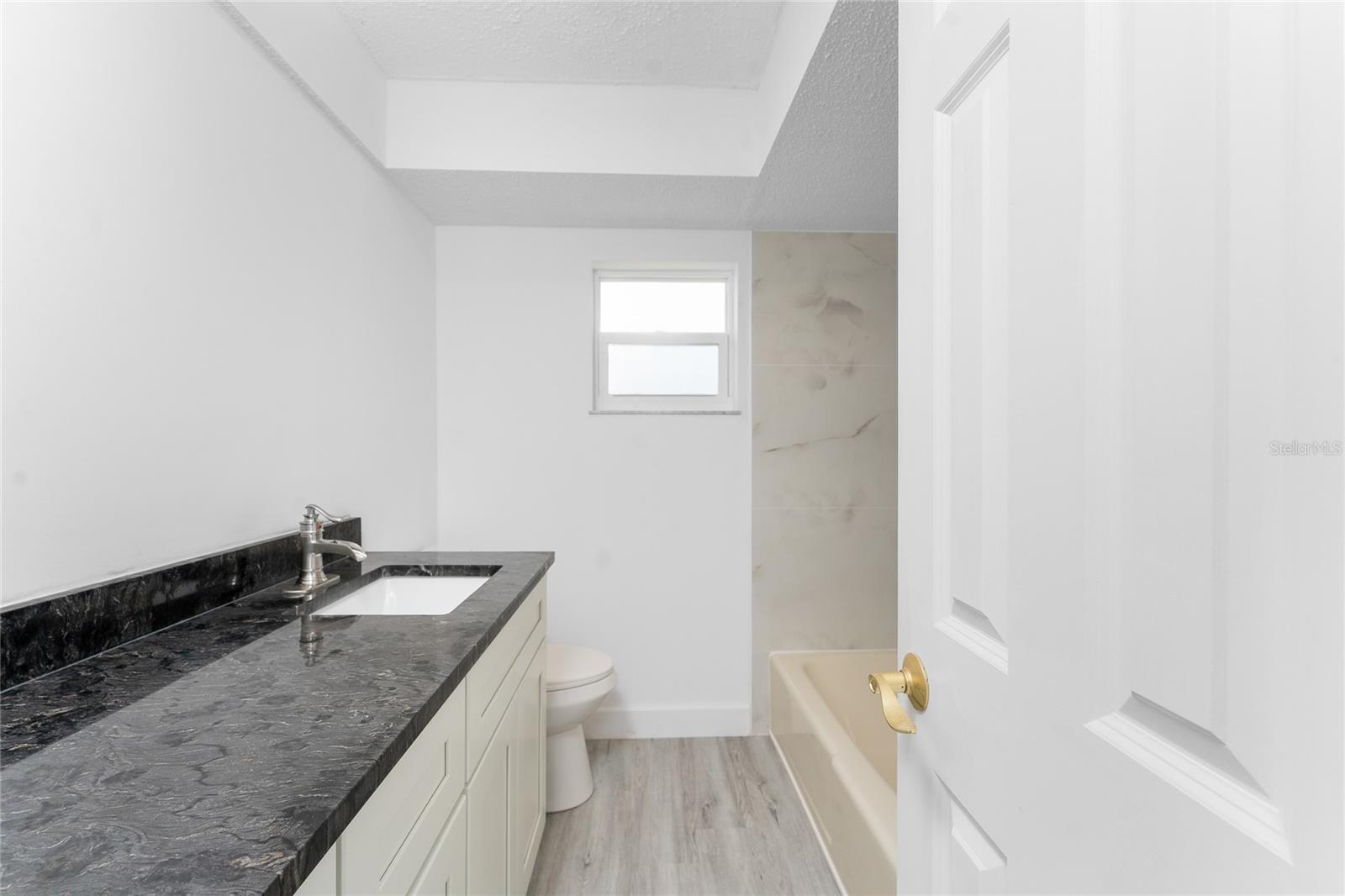 Image 18 of 33 For 5232 Conner Terrace