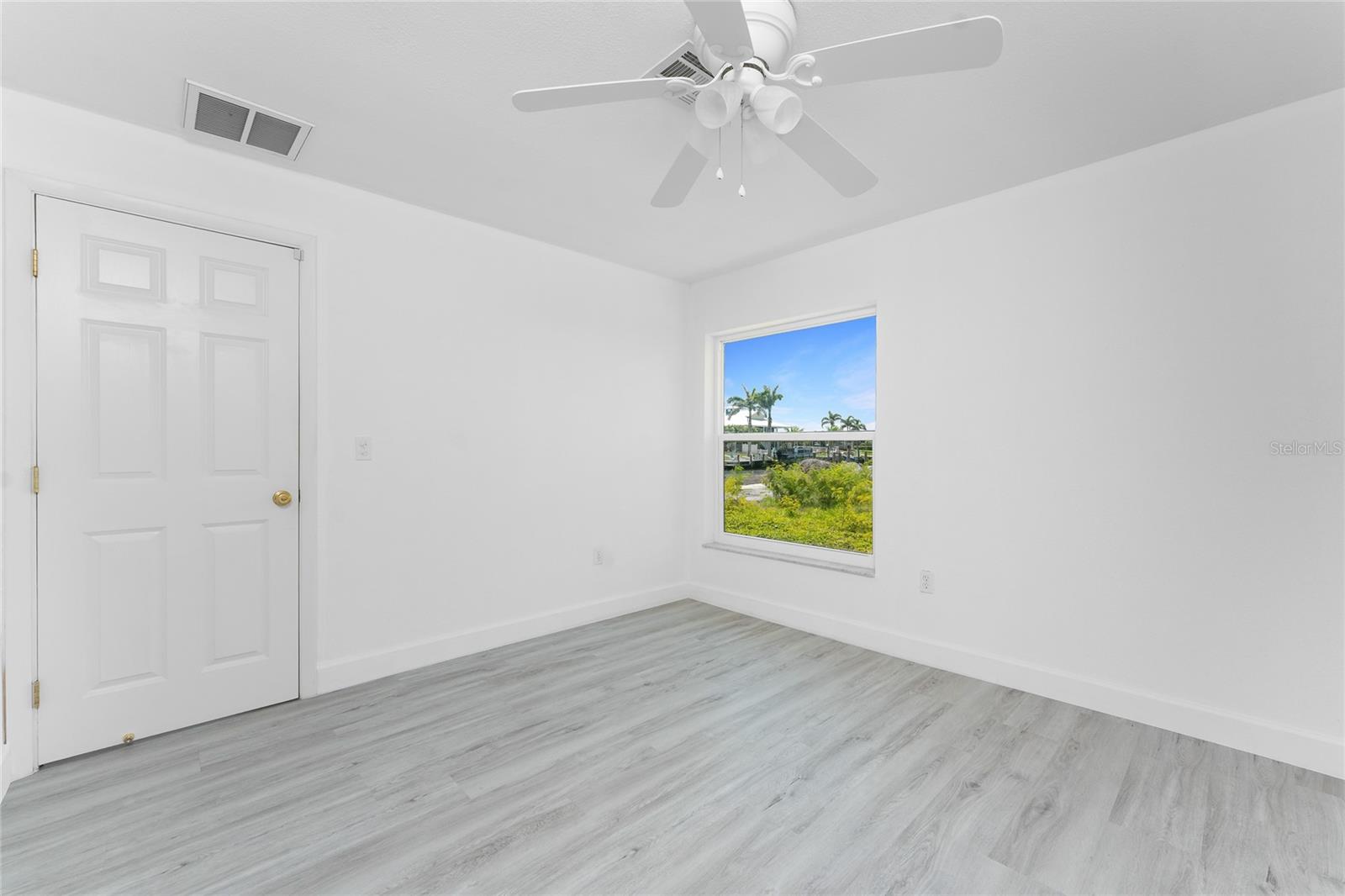 Image 19 of 33 For 5232 Conner Terrace