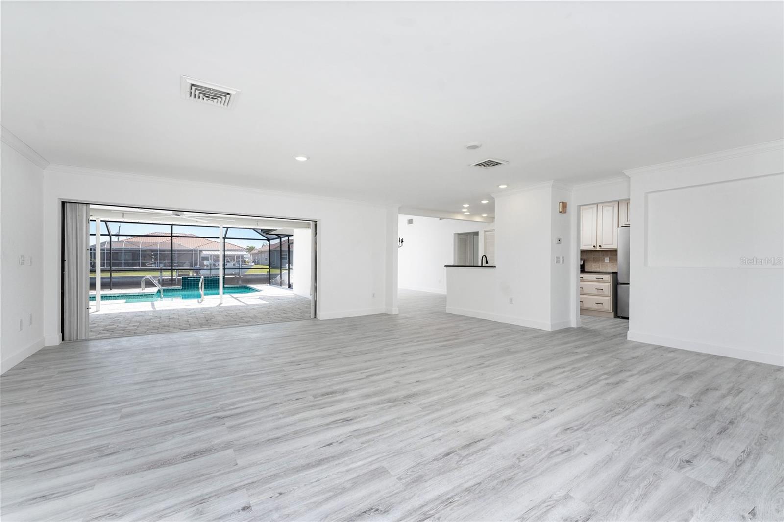 Image 6 of 33 For 5232 Conner Terrace