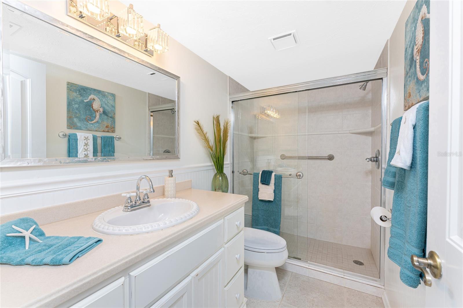 Image 17 of 46 For 2955 Beach Road D113