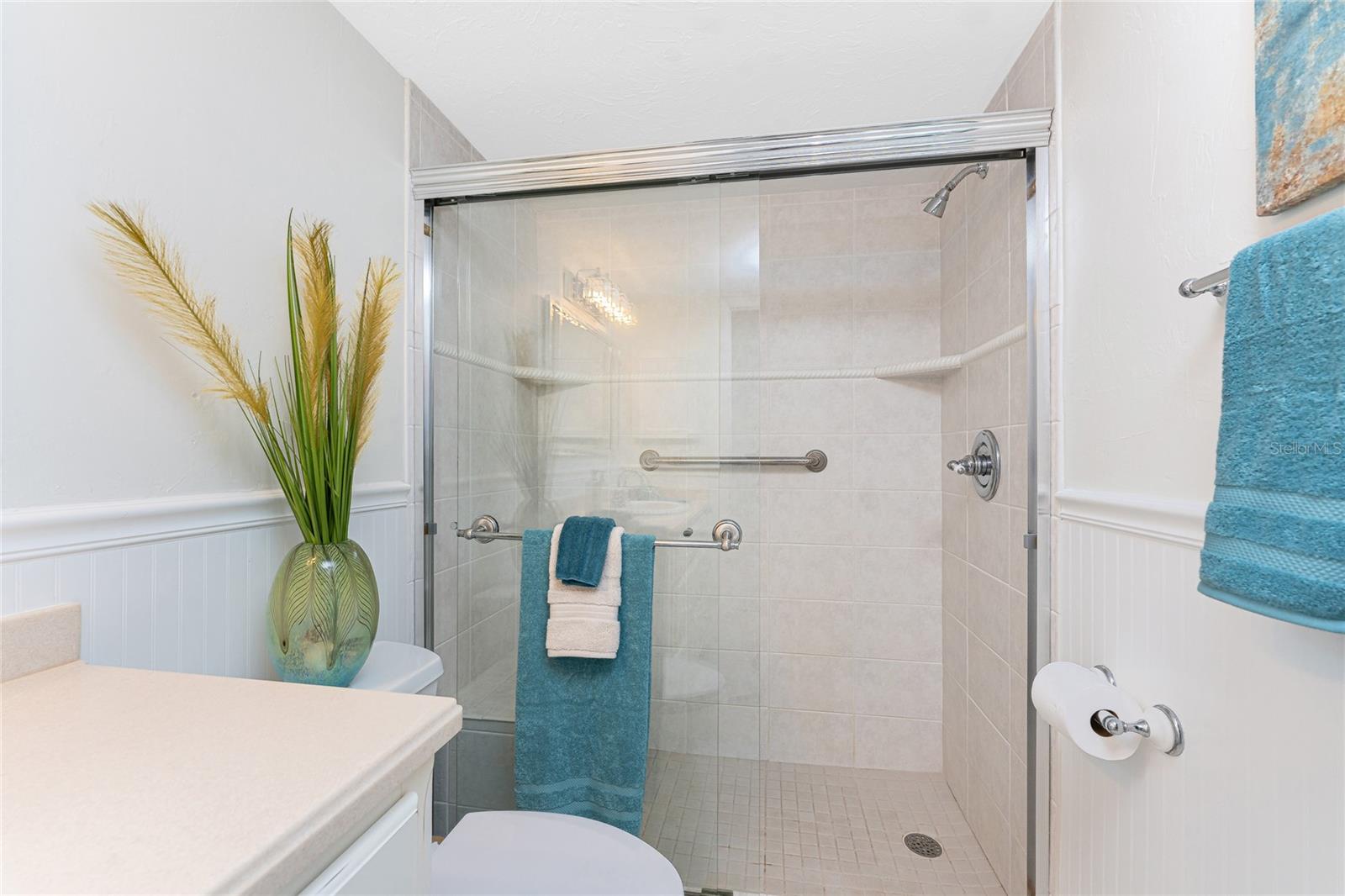 Image 19 of 46 For 2955 Beach Road D113