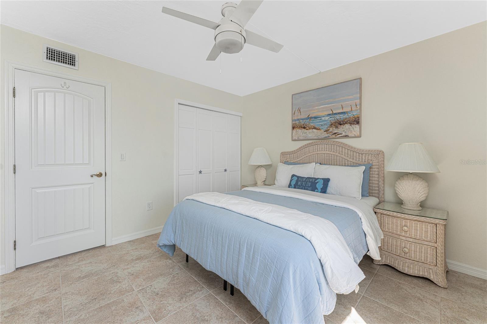 Image 23 of 46 For 2955 Beach Road D113