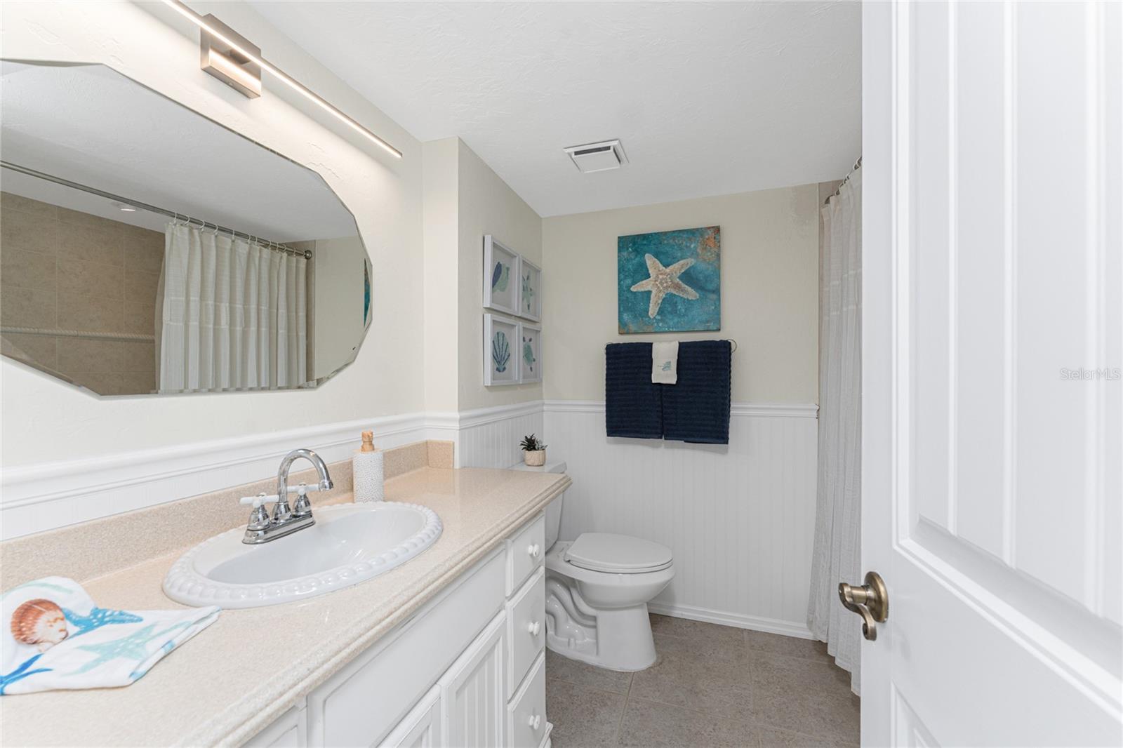 Image 24 of 46 For 2955 Beach Road D113