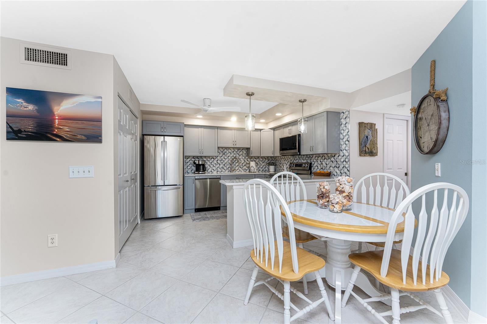 Image 15 of 53 For 2769 Beach Road 105