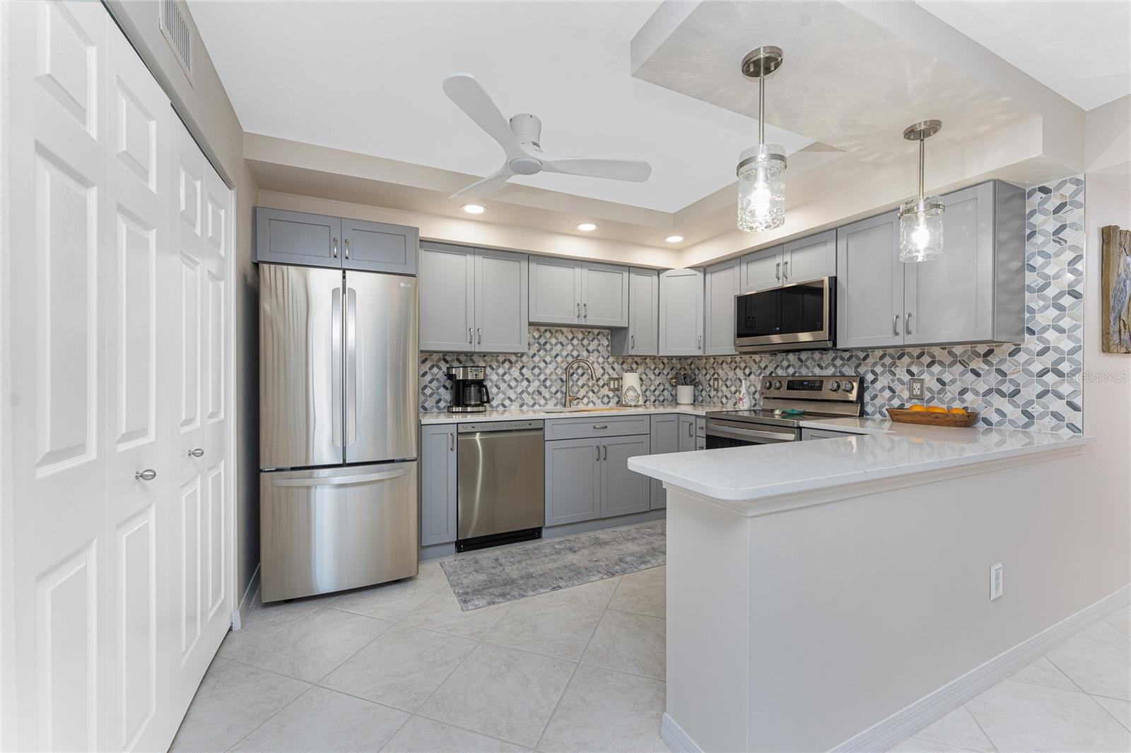 Image 16 of 53 For 2769 Beach Road 105