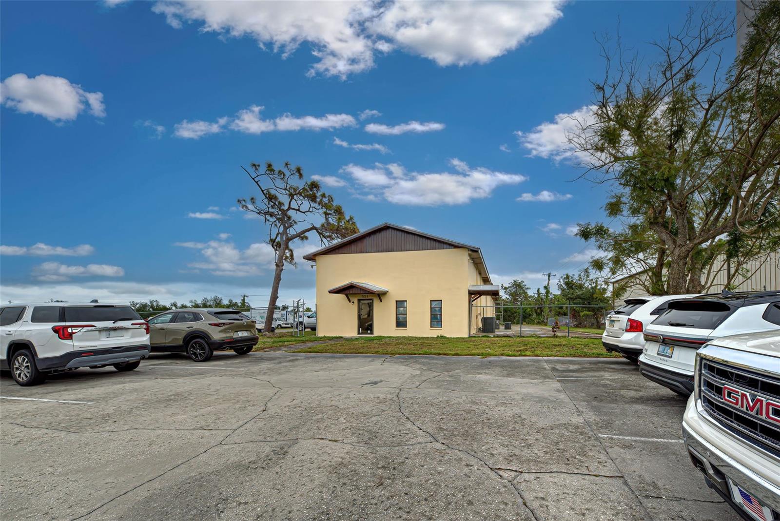 Image 4 of 51 For 533 & 531 Paul Morris Drive