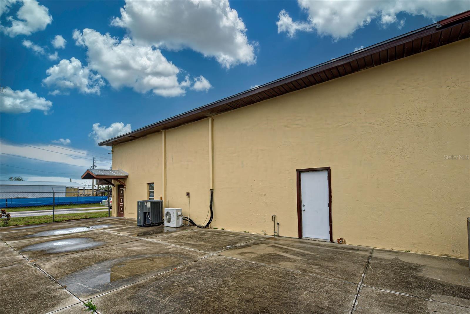 Image 9 of 51 For 533 & 531 Paul Morris Drive
