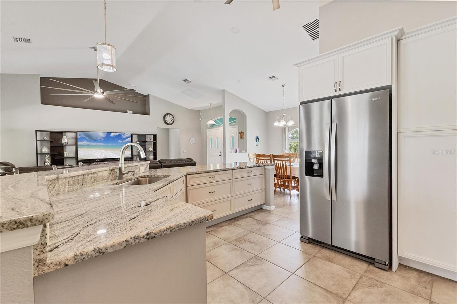Image 12 of 100 For 6062 Spinnaker Boulevard