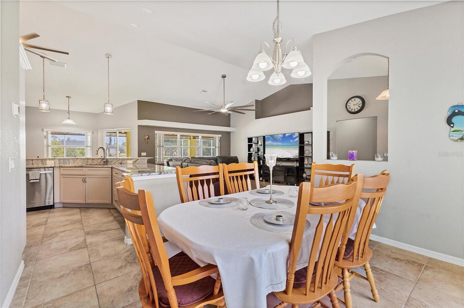 Image 19 of 100 For 6062 Spinnaker Boulevard