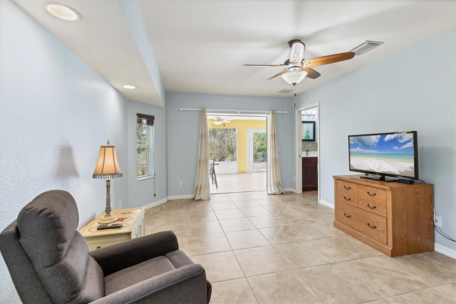 Image 37 of 100 For 6062 Spinnaker Boulevard