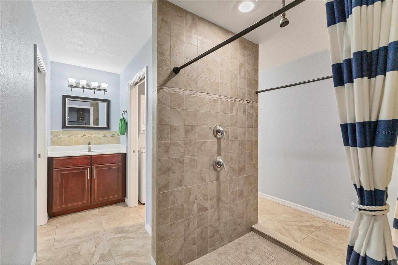Image 49 of 100 For 6062 Spinnaker Boulevard