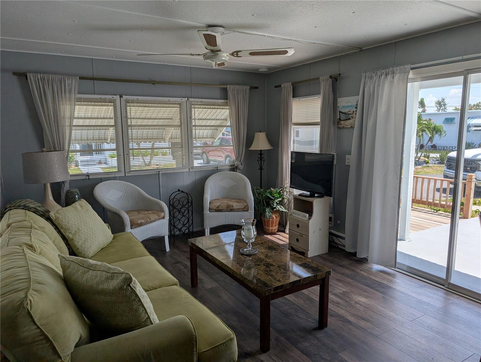 Image 15 of 24 For 248 Outer Drive E