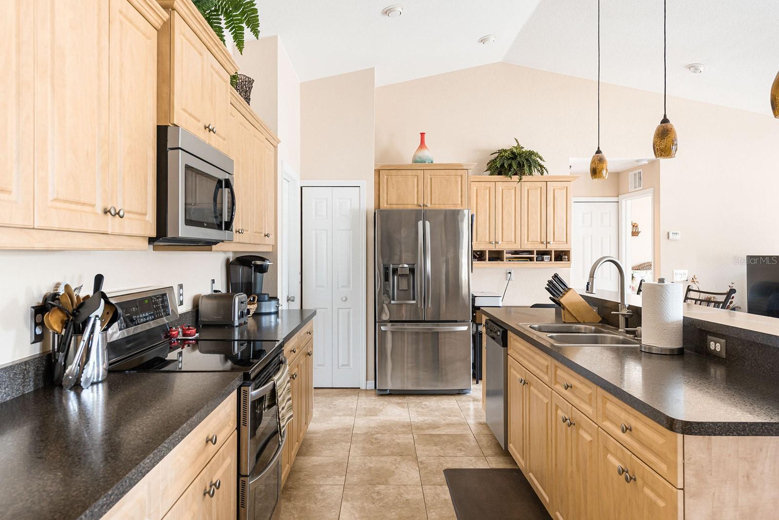 Image 12 of 41 For 7089 Benson Street