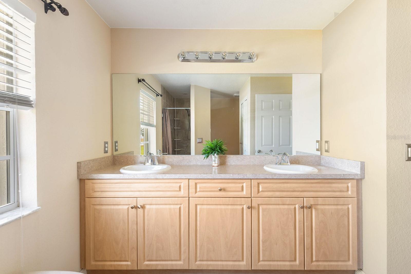 Image 22 of 41 For 7089 Benson Street
