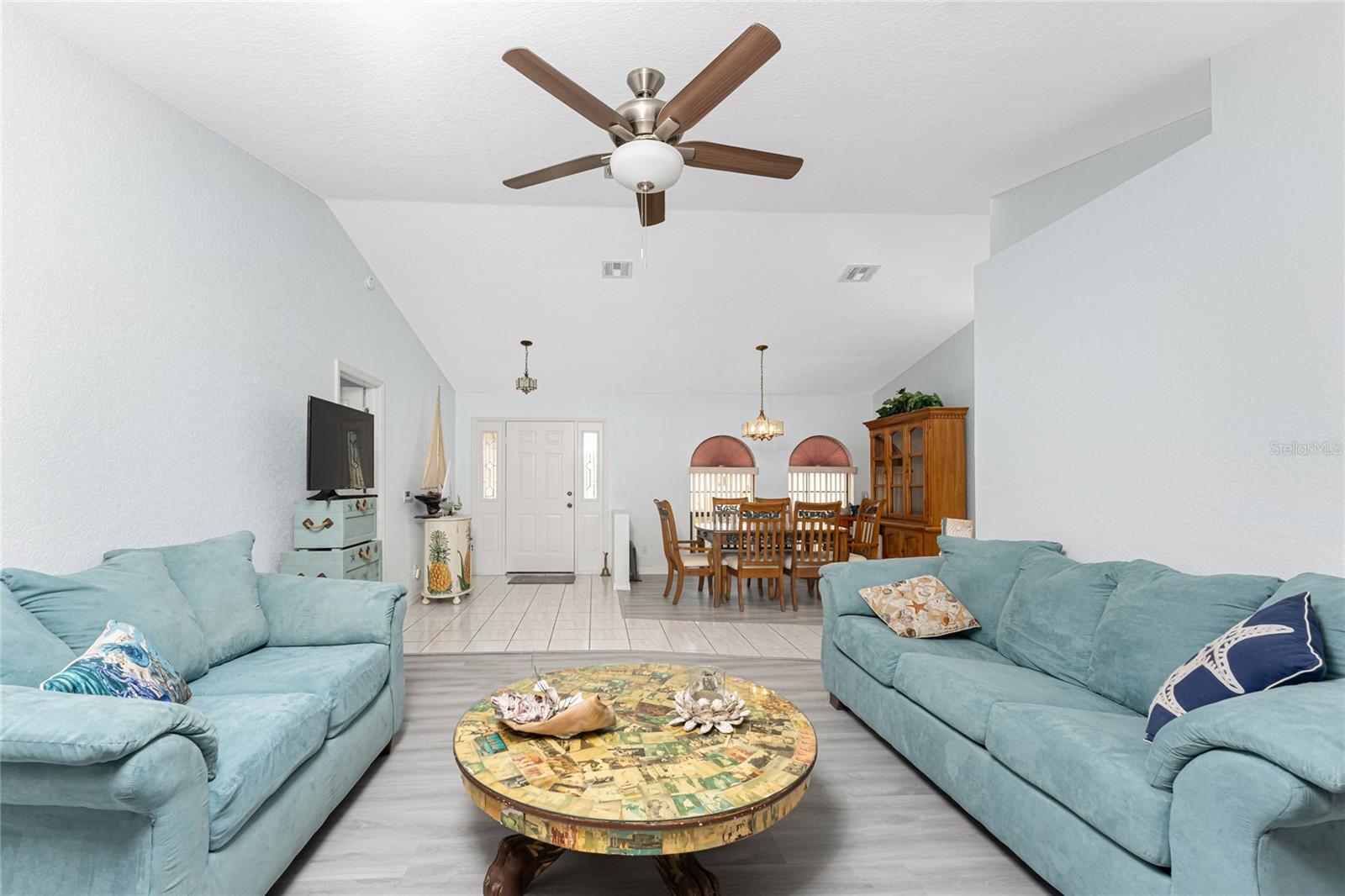 Image 11 of 60 For 23347 Lehigh Avenue