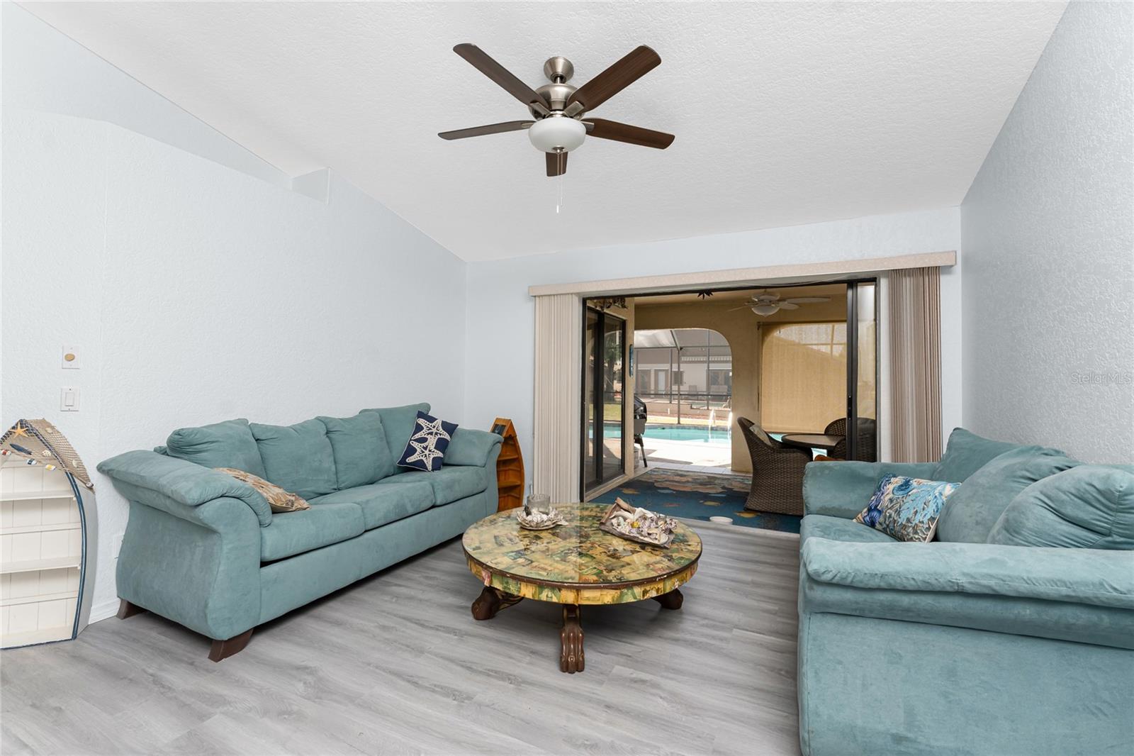 Image 13 of 60 For 23347 Lehigh Avenue