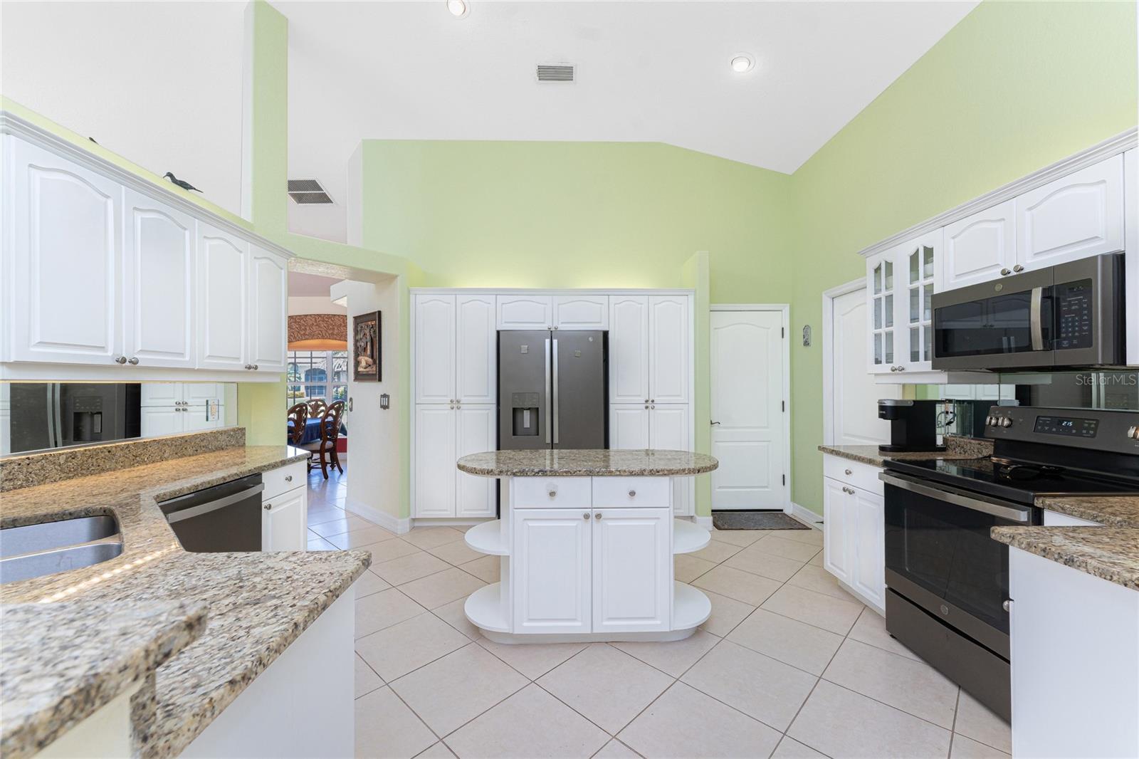 Image 11 of 48 For 810 Rotonda Circle